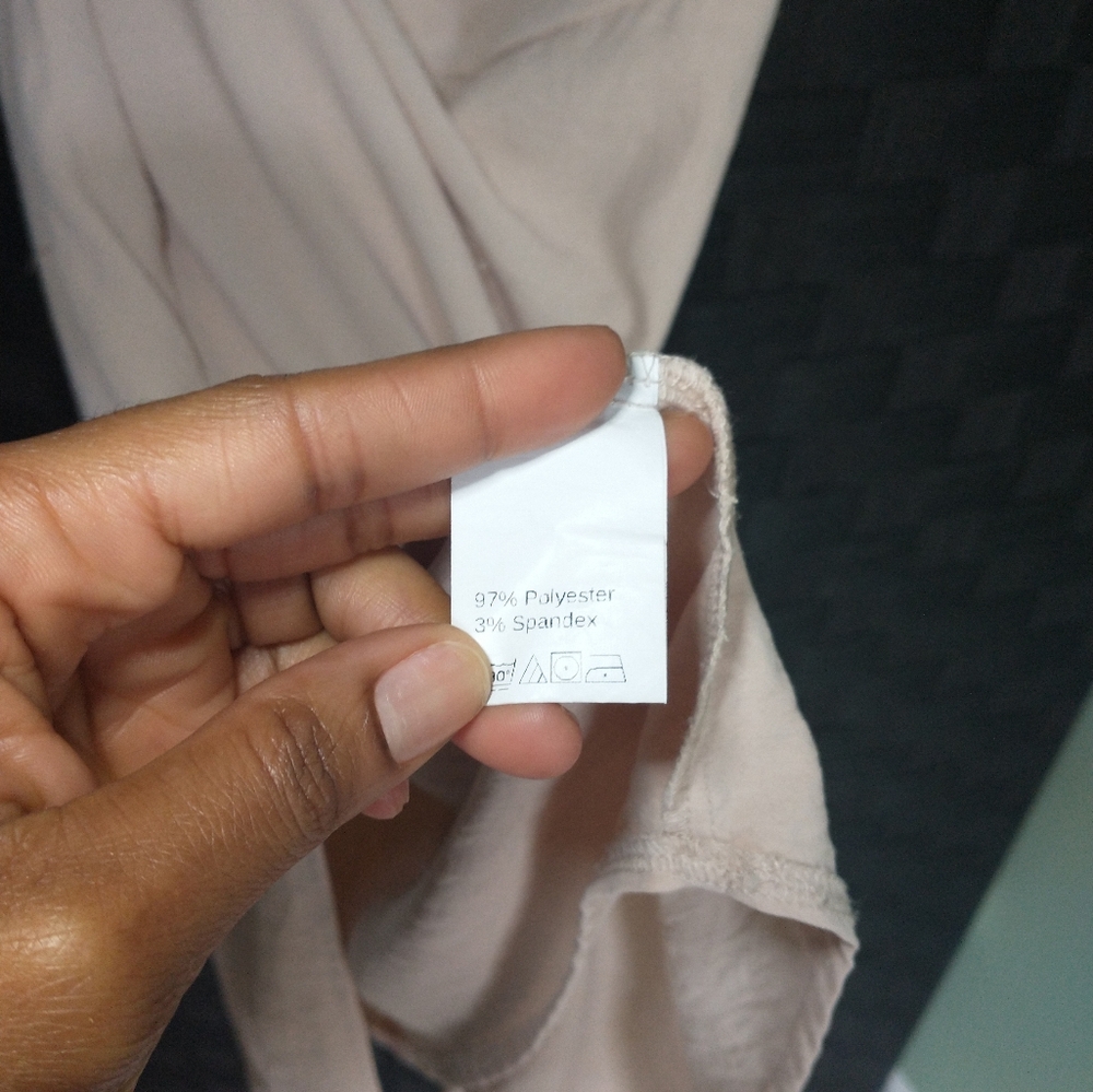 Women's cream colored high side slit one shoulder dress - Picture 14 of 15